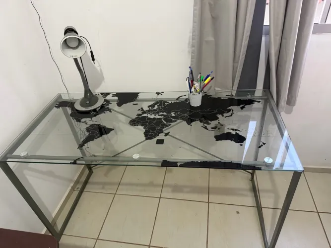 Mesa de estudo e cadeira presidencial