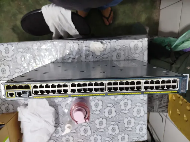 Switch Cisco Catalyst WS-C2960S-48LPS-L - 48x 1Gbps PoE+ e 4x SFP -