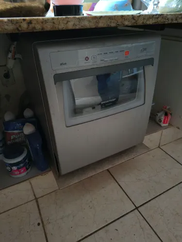 Máquina de lavar louças Brastemp 8 serviços (máquina está em Limeira)