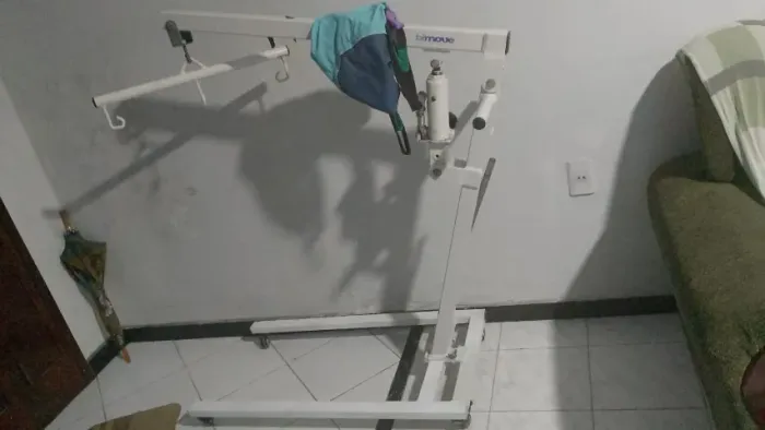 Guincho móvel para paciente acamado