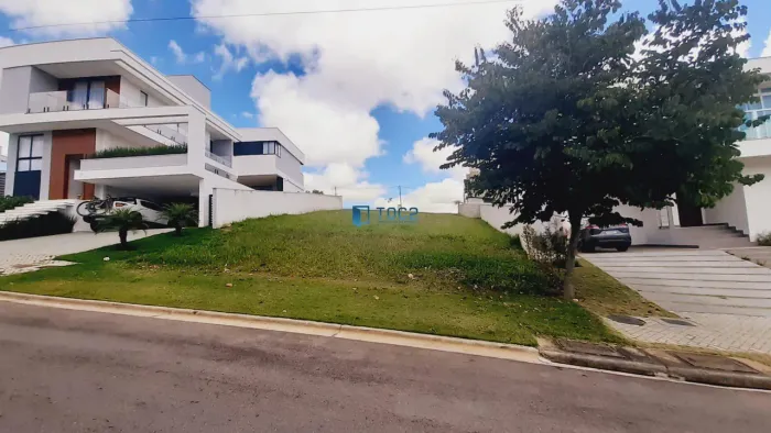 Terreno com ótima topografia no Condomínio Alphaville , Juiz de Fora |447 m² REF: 275