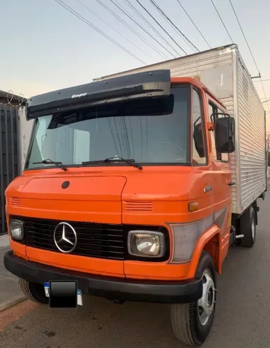 CAMINHÃO MERCEDES BENZ BAÚ! VENDO
