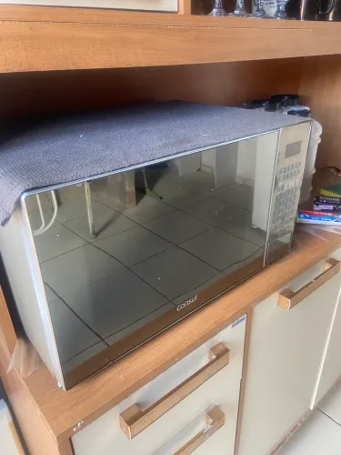 Microondas semi novo digital