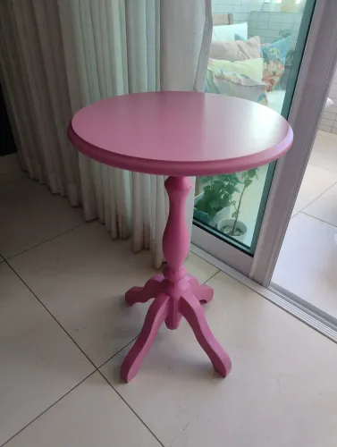 Mesa lateral rosa infantil madeira