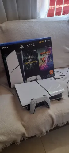 Vendo PS5 Slim pouquíssimo usado.
