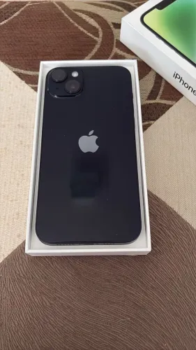 iPhone 14 Plus preto/meia noite.