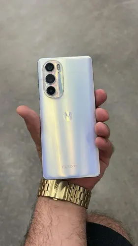 EDGE 30 PRÓ 