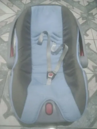 Bebê conforto azul ótimo estado de novo