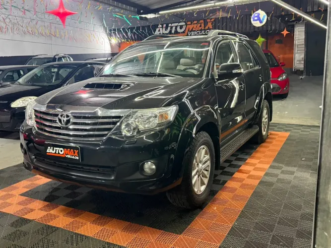 Toyota Hilux SW4 SRV D4-d 4X4 3.0 TDI Dies. AUT 2014