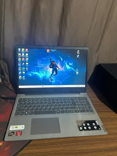 ? Notebook Ryzen 5 + 12GB RAM + 1TB