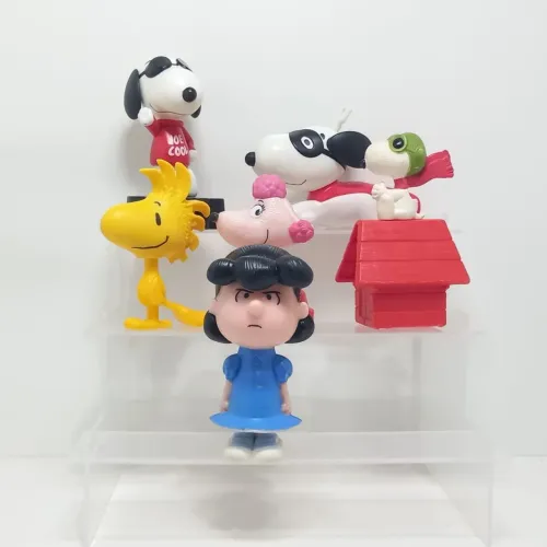 Lote 6 bonecos Charlie Brown e Snoopy McDonald's