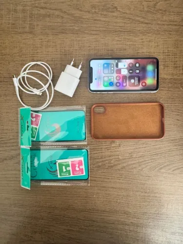 iPhone XR branco, 128 GB