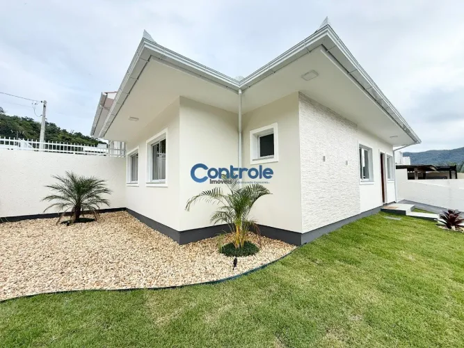 Casa com 03 dormitórios no Bela Vista, em Palhoça/SC!