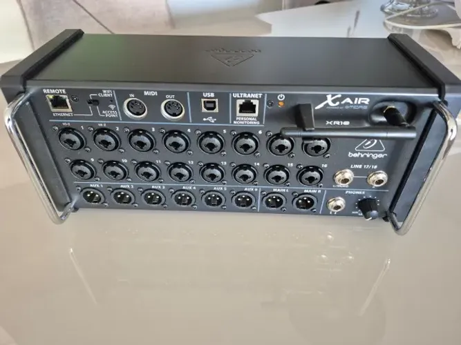 Behringer X Air XR18 - Mesa Digital/Interface - Zerada (Apenas 1 Uso)