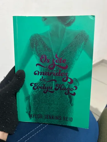 Livro OS SETE MARIDOS DE EVELYN HUGO