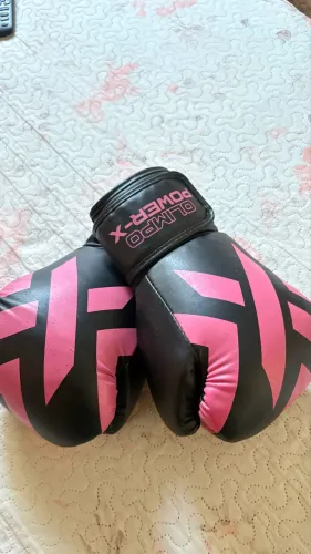 Luva de boxe feminina