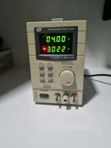 Fonte de bancada AFR3005P