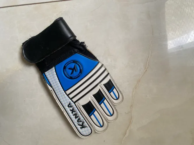 Vendo luva de goleiro kanxa original no precinho