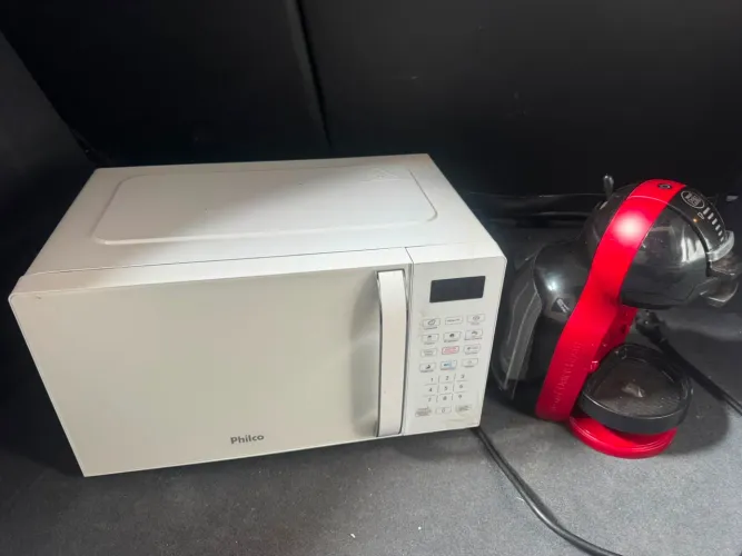 Microondas e cafeteira 