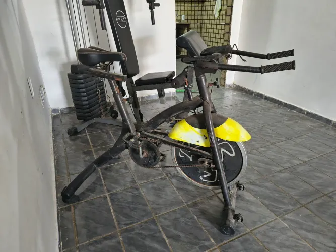Bicicleta ergométrica spinning