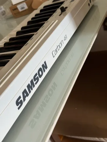 Teclado Controlador Midi Usb Samson Carbon 49 Teclas
