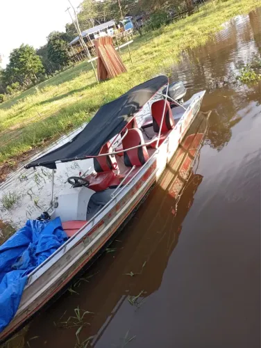 Lancha e motor Yamaha 40