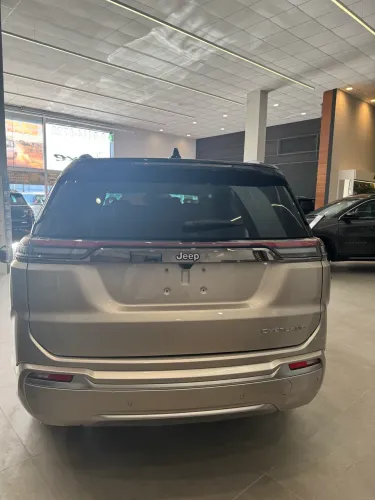 Jeep Commander Overland T270 1.3 TB Flex AUT 2026