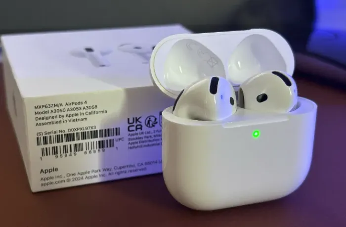 AirPods 4