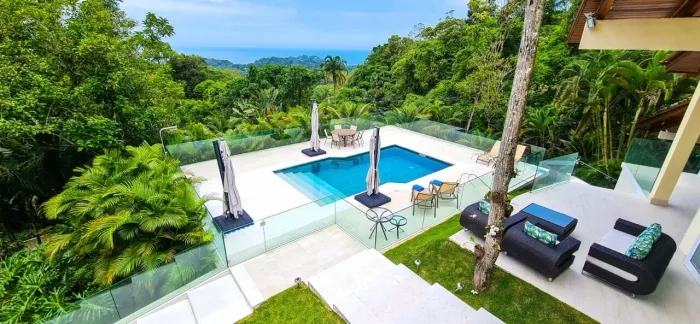 Casa À VENDA em São Pedro, condomínio na praia de Guarujá.