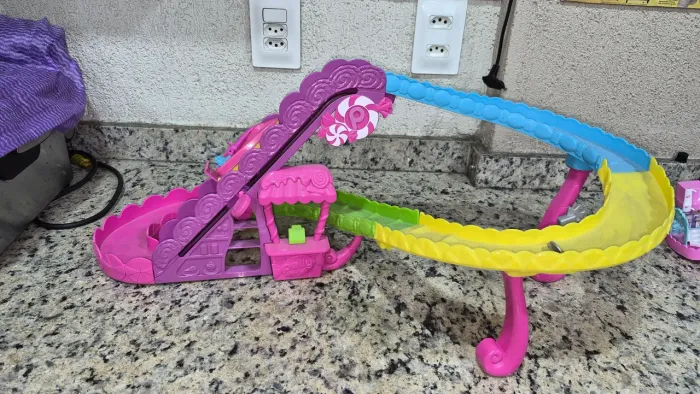 Brinquedos femininos usados em perfeito estado.
