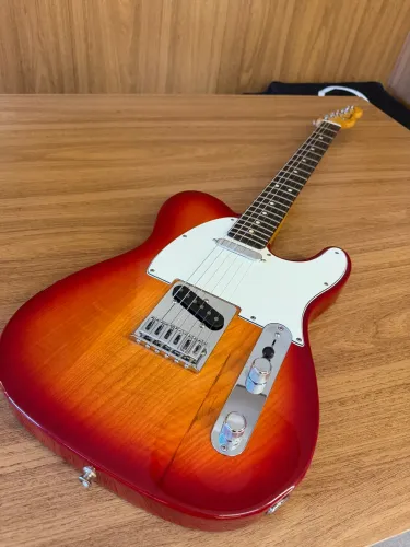 Guitarra Fender Player II Telecaster Aged Cherry Burst