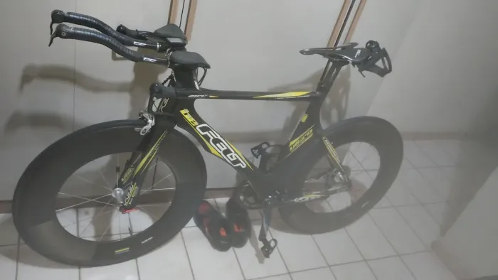 Vende se bicicleta speed Felt B2 tamanho 54 ,obs sem as rodas Zipp,acompanha rodas Capagno
