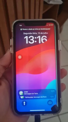 Iphone 128gb com touch-screen e face id funcionando perfeitamente. Porém com mancha naTELA