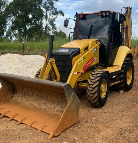 Retroescavadeira Caterpillar 416