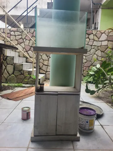 Aquário com móvel pra vender hj