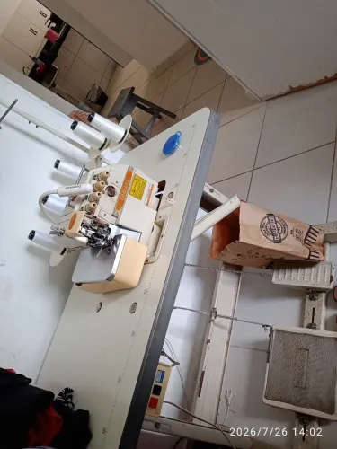 Máquina de costura industrial interlock 