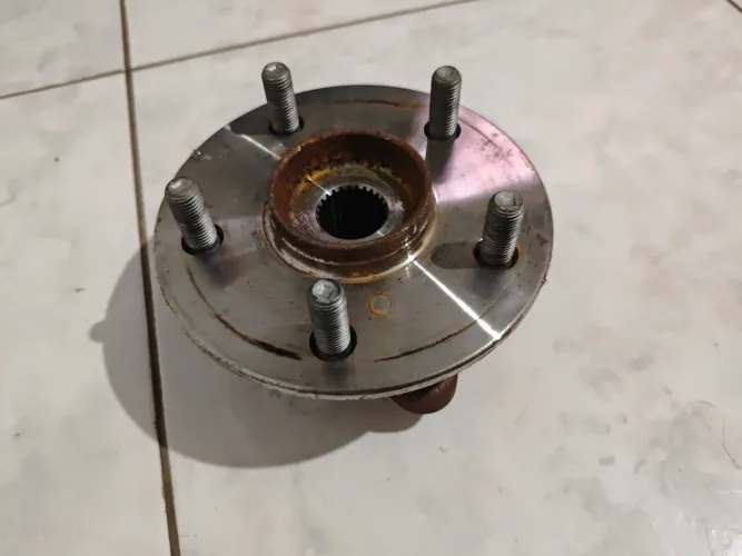 Cubo rolamento roda Corolla Cross dianteiro
