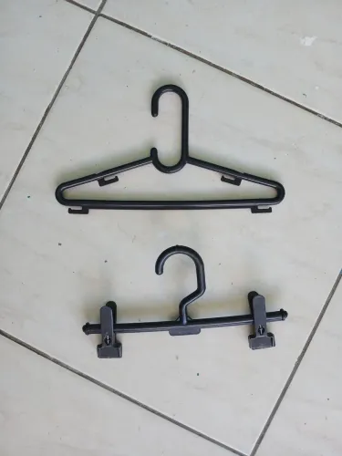 Vendo cabide infantil R$ 0,70