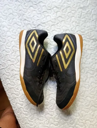 Chuteira umbro pró 5 futsal