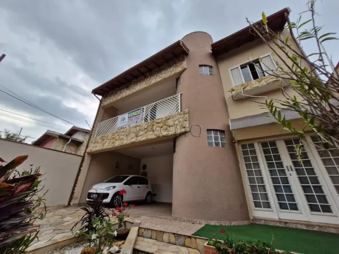 Casa à venda com 3 quartos no Taquaral, Campinas.