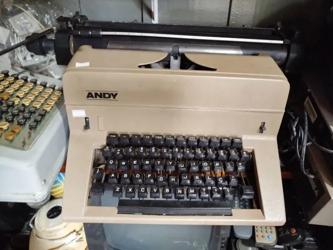Máquina de escrever andy