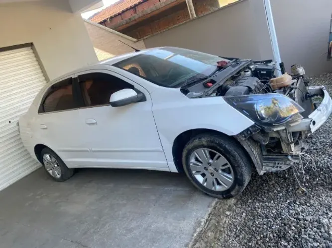 Sucata Chevrolet Cobalt 1.8 2014 - Para peças apenas