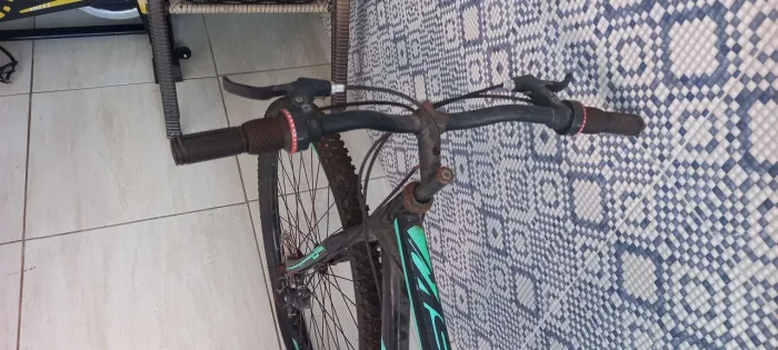 Bicicleta aro 29 pouco tempo de uso