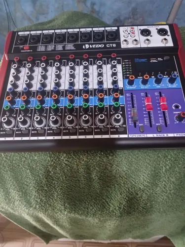 Mesa de Audio Mix Vedo CT8- 8 canais