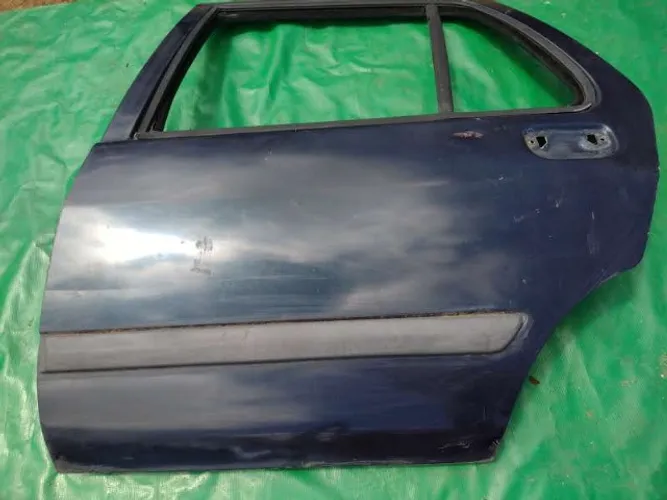 Porta Traseira Esquerda Renault/Clio RT 1996/99 Argentino.