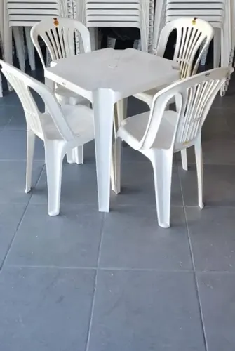 Vendo Mesas e Cadeiras de Plastico Direto da Fábrica