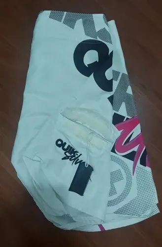 Bermuda quiksilver peça única raridade