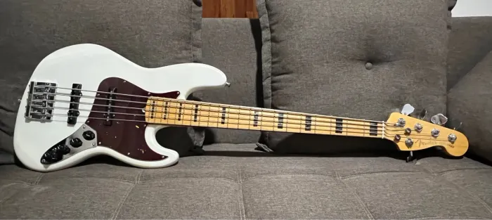 Baixo Fender American Ultra 