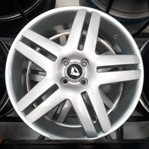 Promoção Rodas Aro 18x6' Volcano Long Beach 4x100 Novas