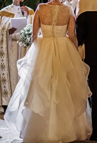 Vestido de Noiva Bordado com Swarovski e Saia Organza de Seda Pura